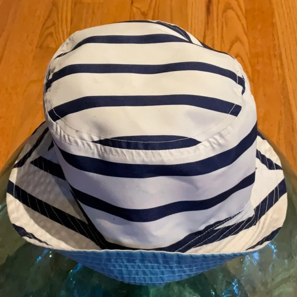 Hanna Andersson - Toddler’s Sun Bucket Hat - Reversible - White/Blue